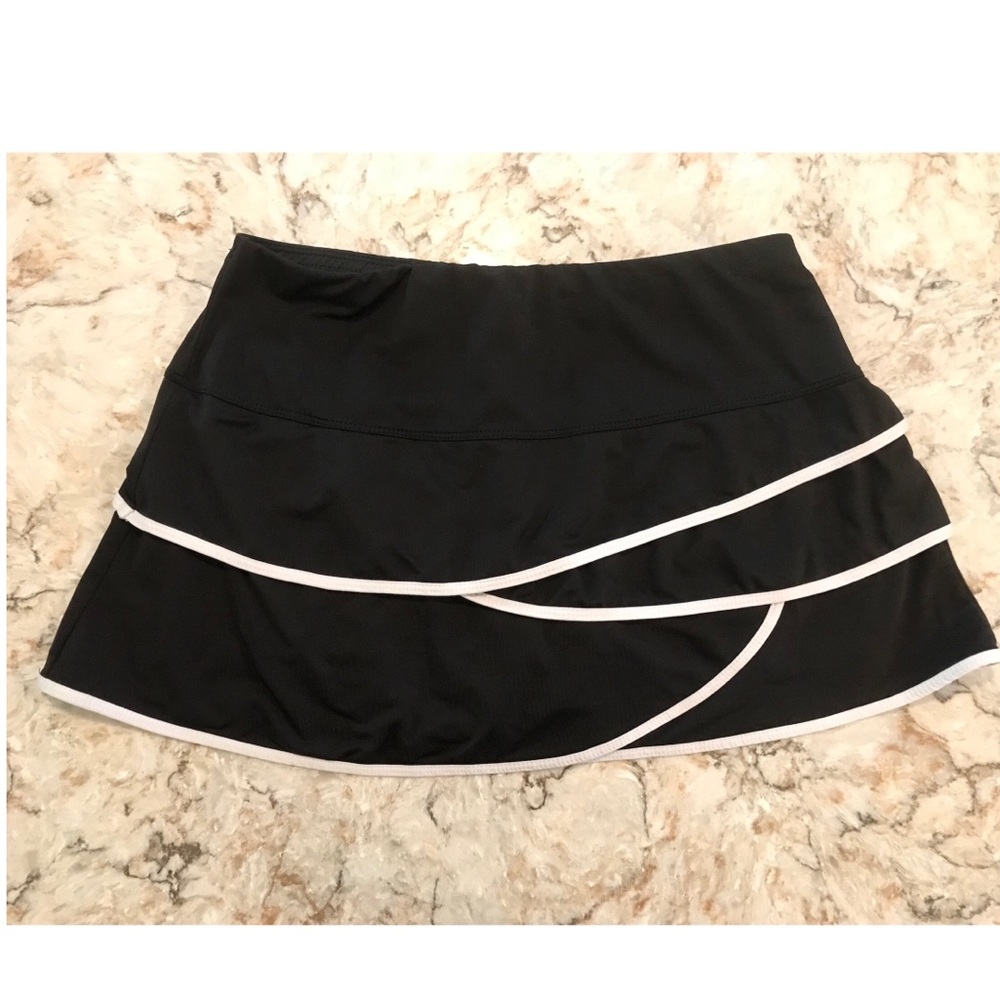 Lucky in Love black with white trim scalloped tennis skirt size small
